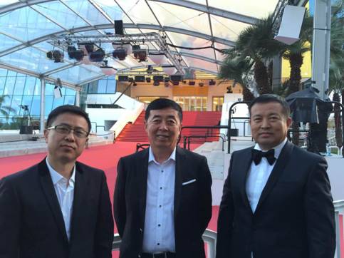 田永成与他的专家团队在戛纳红毯 田永成与他的专家团队在戛纳红毯